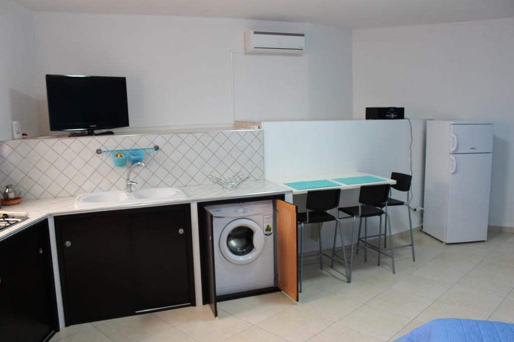 Terrazza Mimosa Apartment เชฟาลู ภายนอก รูปภาพ