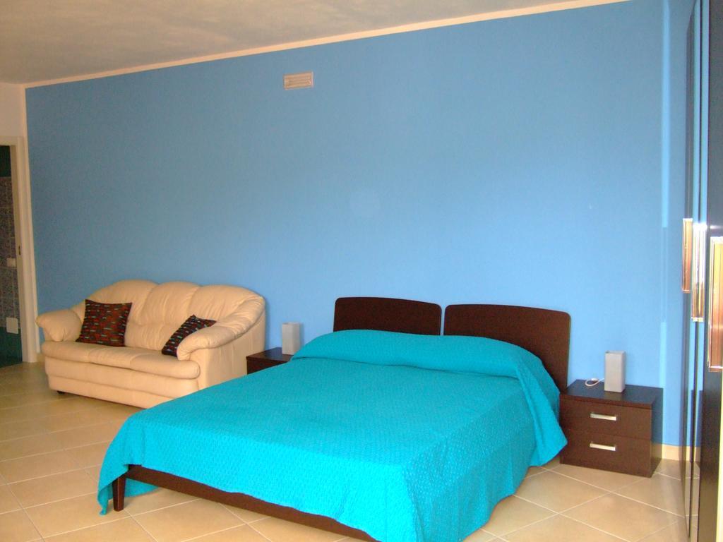 Terrazza Mimosa Apartment เชฟาลู ภายนอก รูปภาพ